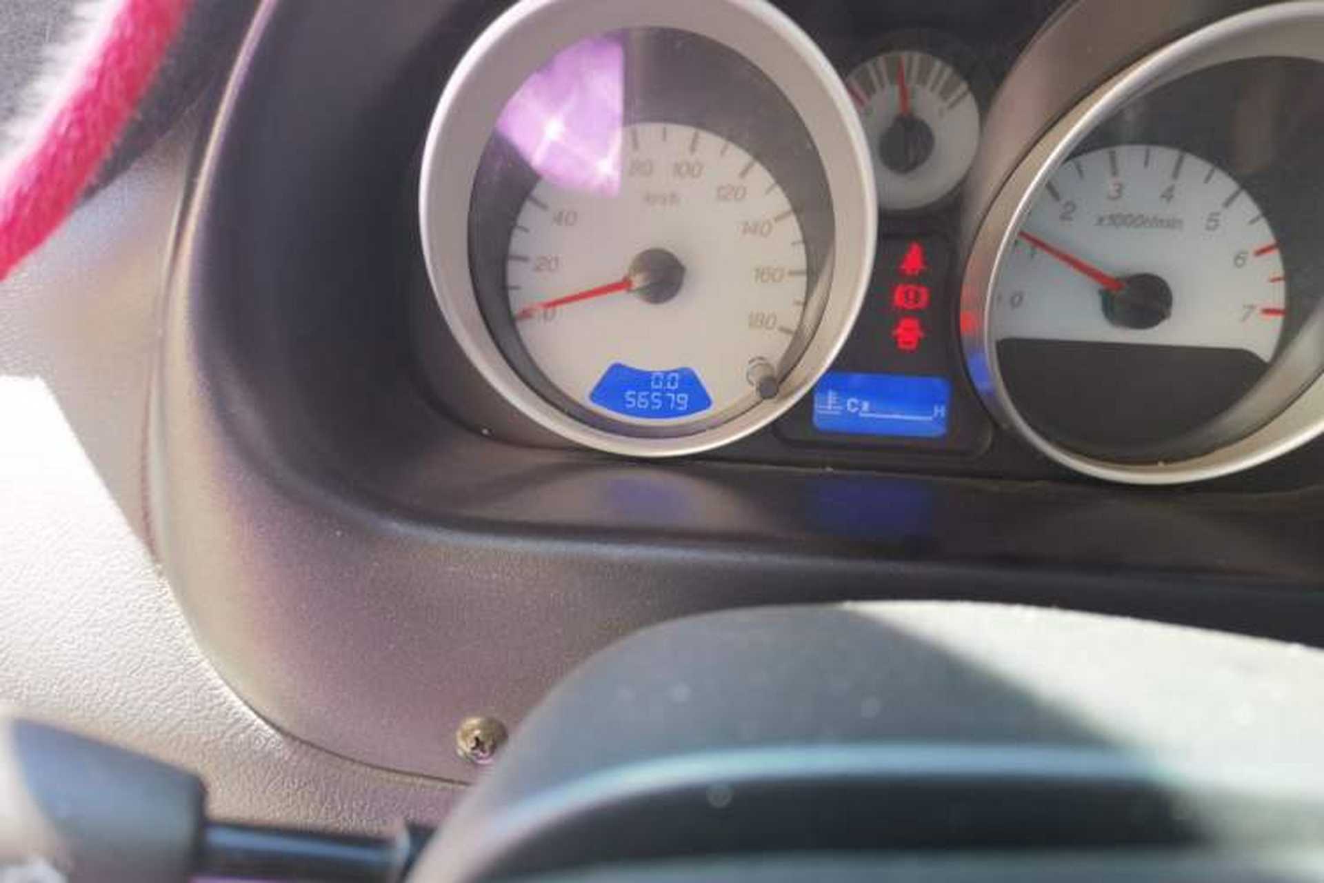 Used Baojun Lechi 2012 1.2L Manual Sports Edition Superior Model Odometer Close Up