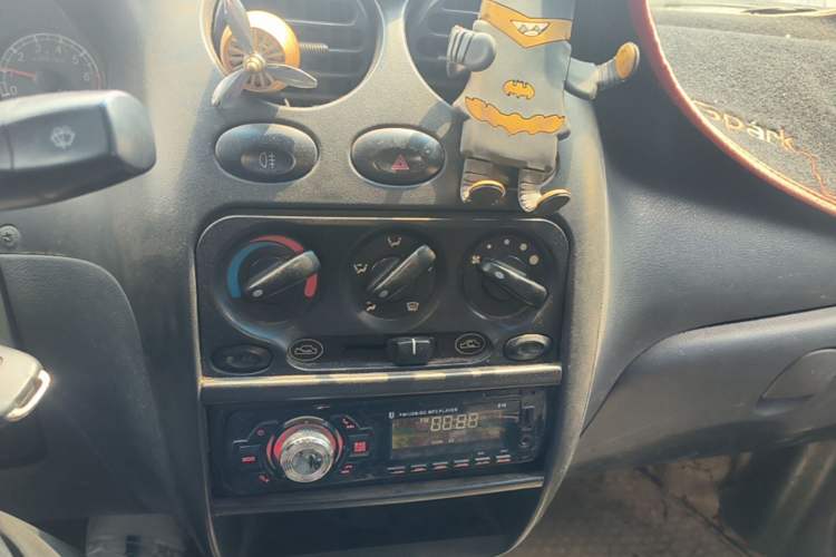 Used Baojun Lechi 2012 Revised 1.0L Manual P-TEC Standard Edition Audio And AC Panel