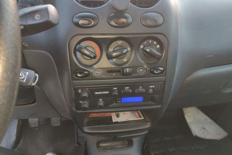 Used Baojun Lechi 2012 Revised 1.0L Manual P-TEC Standard Edition Audio And AC Panel