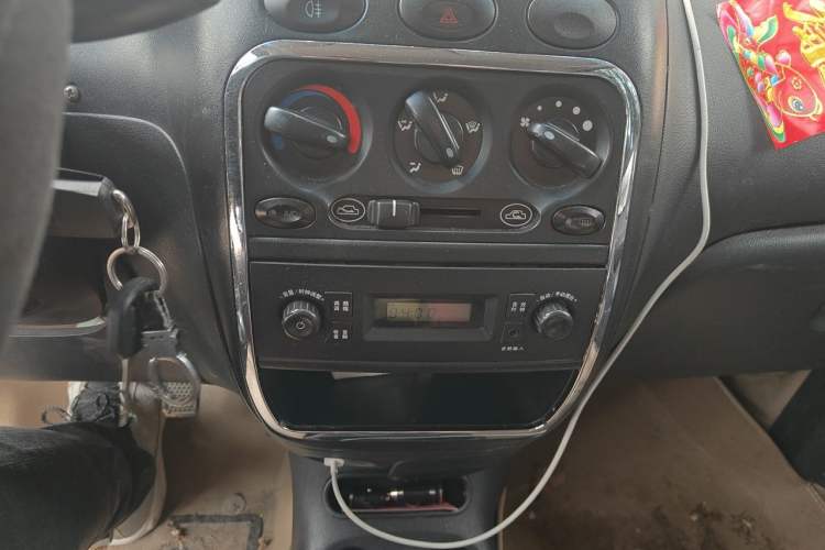 Used Baojun Lechi 2012 Revised Version 1.2L Manual Sporty Fashion Edition Audio And AC Panel