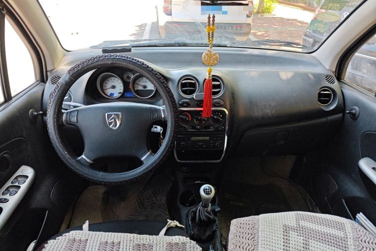 Used Baojun Lechi 2012 Revised Version 1.2L Manual Sporty Edition Dynamic Type Center Console