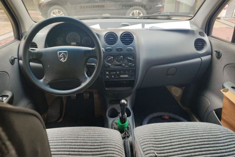 Used Baojun Lechi 2012 Revised 1.0L Manual P-TEC Standard Edition Center Console