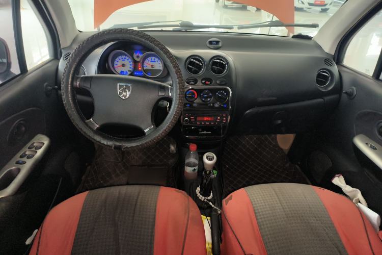 Used Baojun Lechi 2012 Revised Version 1.2L Manual Sporty Edition Dynamic Type Center Console