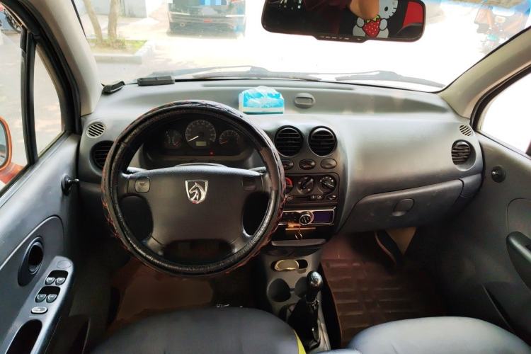 Used Baojun Lechi 2012 1.0L Manual P-TEC Superior Model Center Console