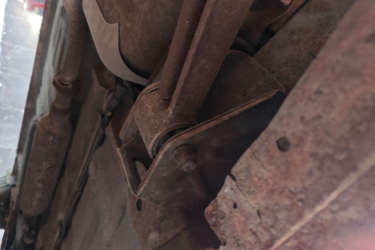 Used Baojun Lechi 2012 Revised 1.0L Manual P-TEC Standard Edition Chassis Rear Right
