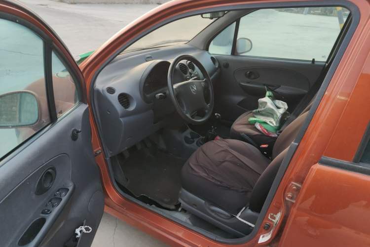 Used Baojun Lechi 2012 Revised 1.0L Manual P-TEC Standard Edition Driver Seat