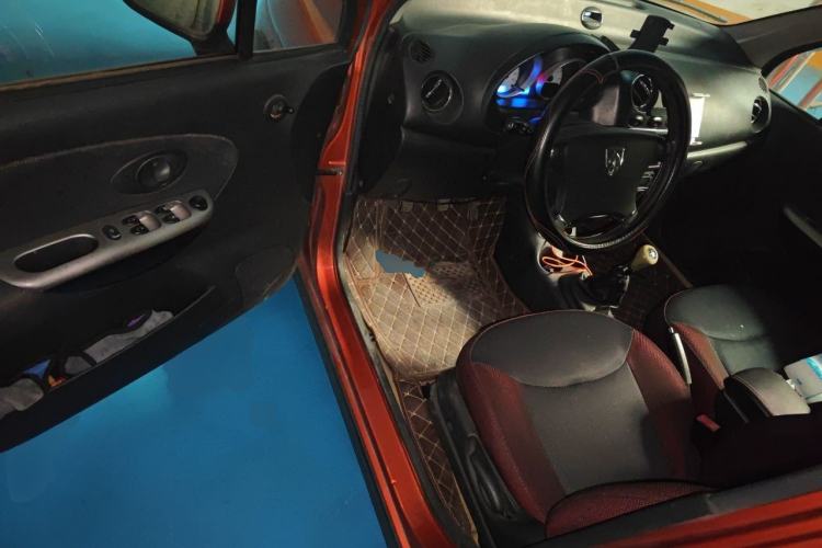 Used Baojun Lechi 2012 Revised Version 1.2L Manual Sporty Fashion Edition Driver Seat