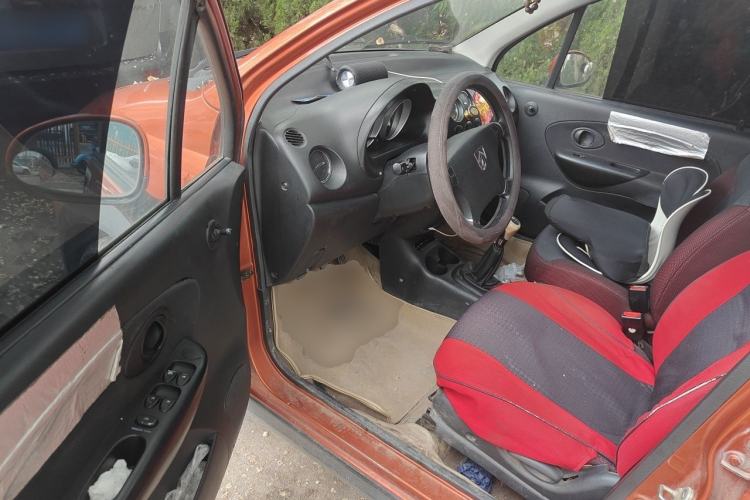 Used Baojun Lechi 2012 Revised Version 1.2L Manual Sporty Fashion Edition Driver Seat