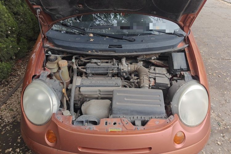 Used Baojun Lechi 2012 Revised Version 1.2L Manual Sporty Fashion Edition Engine Bay