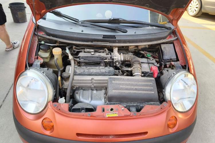 Used Baojun Lechi 2012 Revised Version 1.0L Manual P-TEC Comfort Type Engine Bay