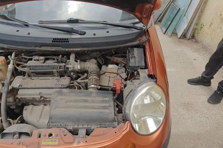 Used Baojun Lechi 2012 1.0L Manual P-TEC Superior Model Engine Bay Left
