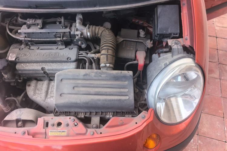 Used Baojun Lechi 2012 Revised 1.0L Manual P-TEC Standard Edition Engine Bay Left