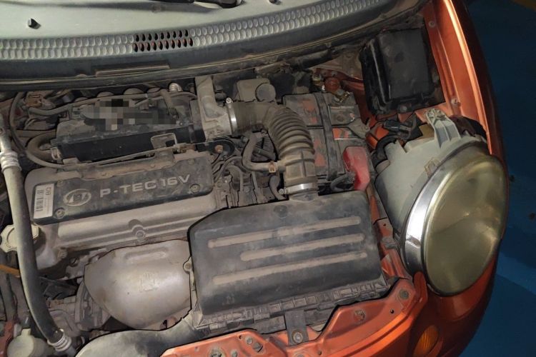 Used Baojun Lechi 2012 Revised Version 1.2L Manual Sporty Fashion Edition Engine Bay Left