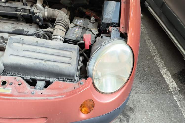 Used Baojun Lechi 2012 Revised 1.0L Manual P-TEC Standard Edition Engine Bay Left