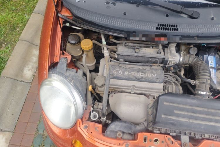 Used Baojun Lechi 2012 Revised Version 1.2L Manual Sporty Edition Dynamic Type Engine Bay Right
