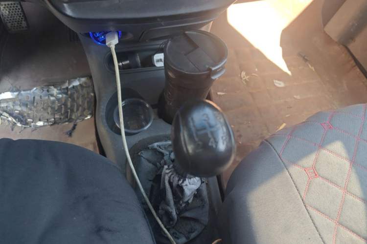 Used Baojun Lechi 2012 Revised 1.0L Manual P-TEC Standard Edition Gear Lever