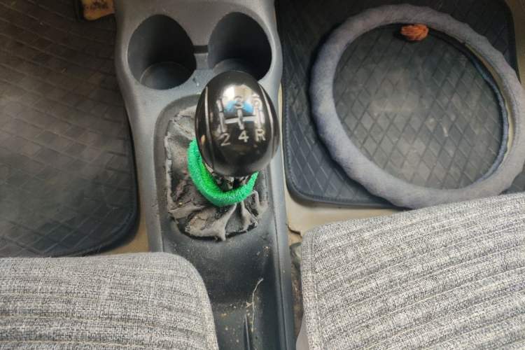 Used Baojun Lechi 2012 Revised 1.0L Manual P-TEC Standard Edition Gear Lever