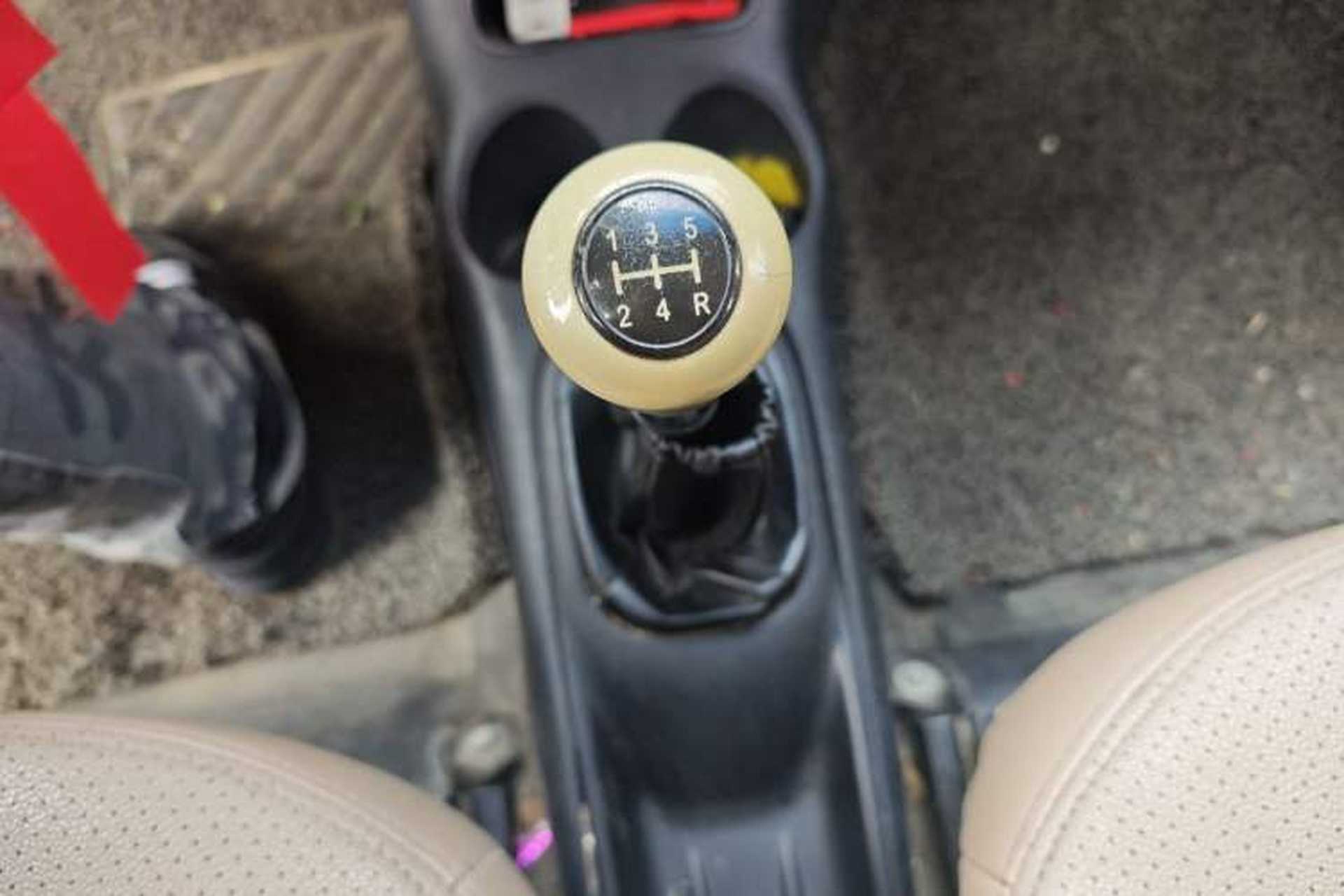 Used Baojun Lechi 2012 1.2L Manual Sport Edition Dynamic Model Gear Lever