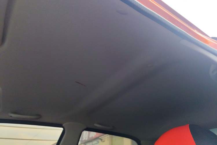 Used Baojun Lechi 2012 Revised Version 1.2L Manual Sporty Fashion Edition Headliner