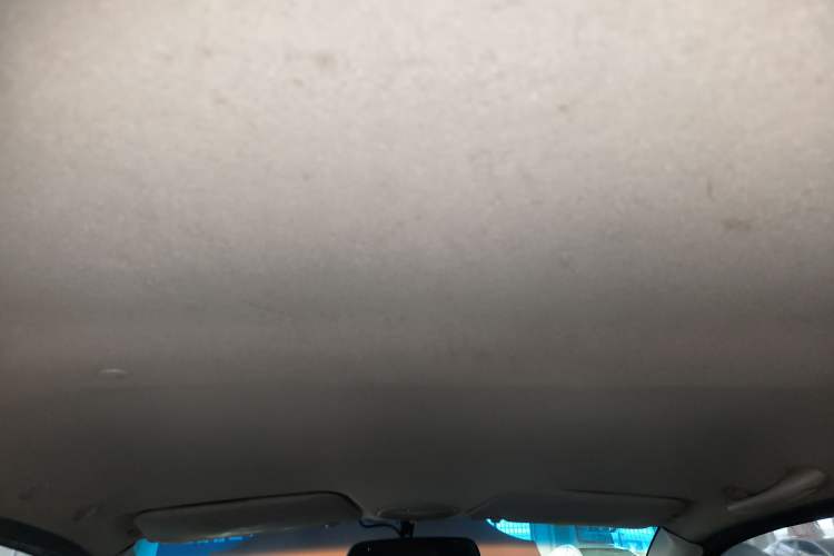Used Baojun Lechi 2012 Revised Version 1.2L Manual Sporty Edition Dynamic Type Headliner