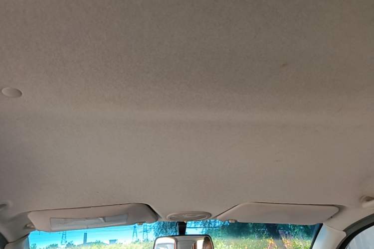 Used Baojun Lechi 2012 Revised Version 1.2L Manual Sporty Edition Dynamic Type Headliner