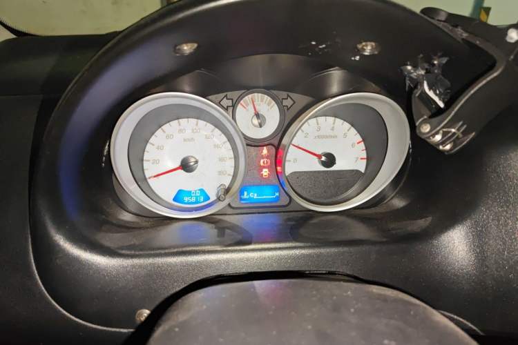 Used Baojun Lechi 2012 Revised Version 1.2L Manual Sporty Fashion Edition Instrument Cluster