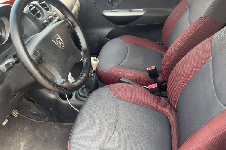 Used Baojun Lechi 2012 Revised Version 1.2L Manual Sporty Fashion Edition Interior 3