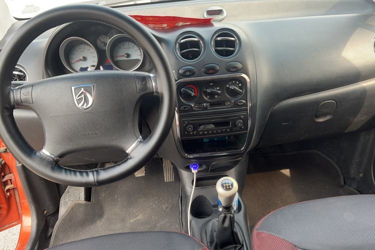 Used Baojun Lechi 2012 Revised Version 1.2L Manual Sporty Fashion Edition Interior 5