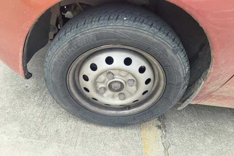 Used Baojun Lechi 2012 Revised 1.0L Manual P-TEC Standard Edition Left Front Wheel Hub