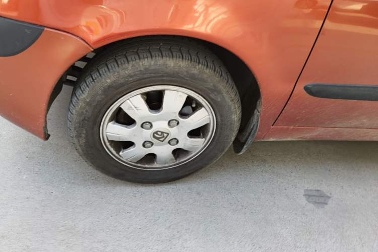 Used Baojun Lechi 2012 Revised Version 1.0L Manual P-TEC Comfort Type Left Front Wheel Hub