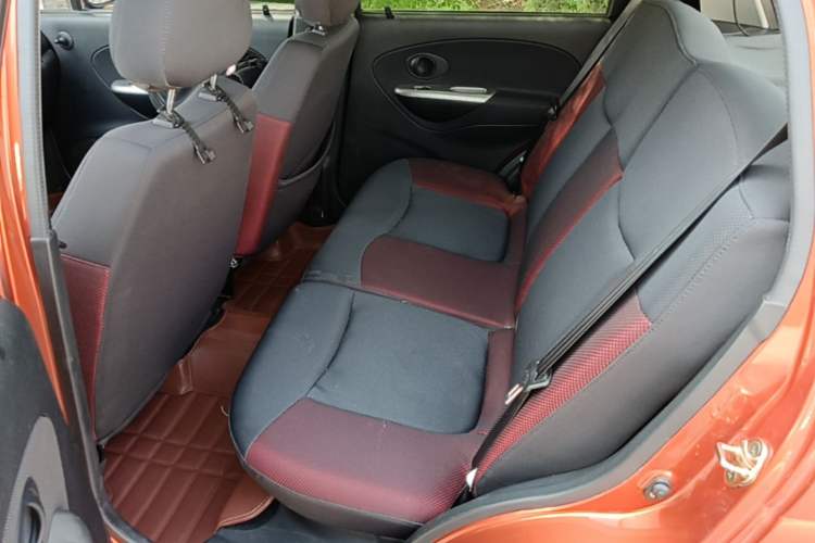 Used Baojun Lechi 2012 Revised Version 1.2L Manual Sporty Edition Dynamic Type Left Rear Seat