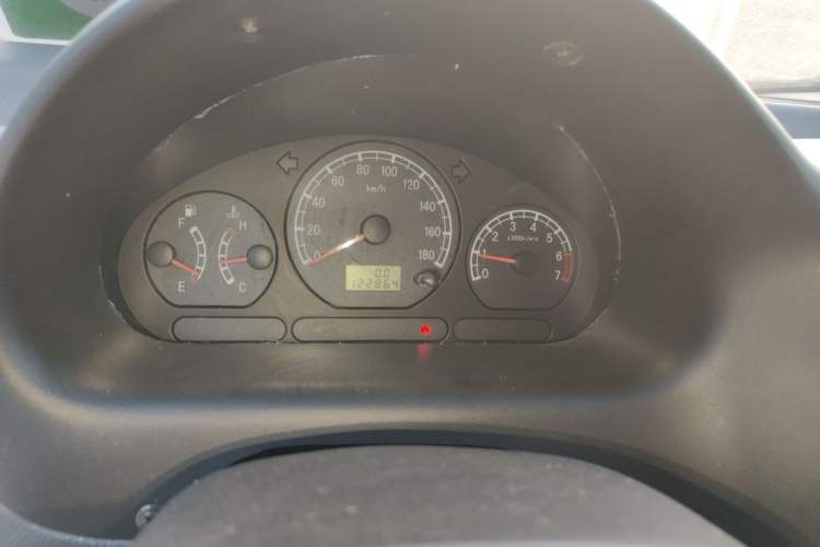 Used Baojun Lechi 2012 Revised 1.0L Manual P-TEC Standard Edition Odometer Close Up