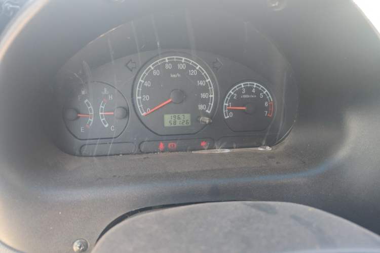 Used Baojun Lechi 2012 Revised 1.0L Manual P-TEC Standard Edition Odometer Close Up
