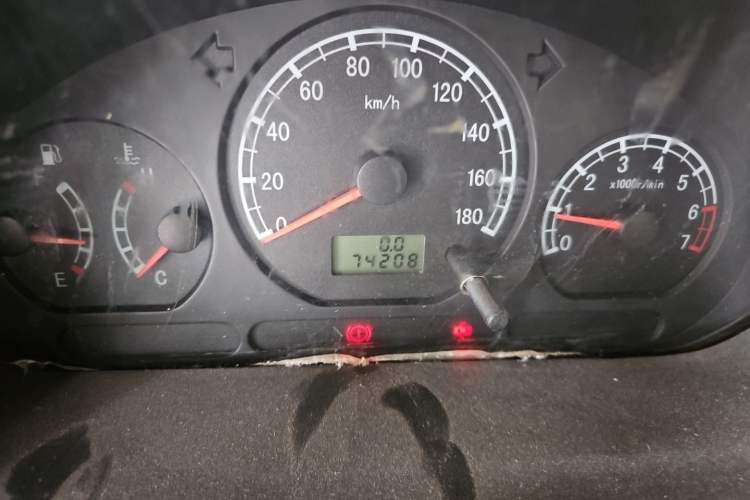 Used Baojun Lechi 2012 Revised 1.0L Manual P-TEC Standard Edition Odometer Close Up