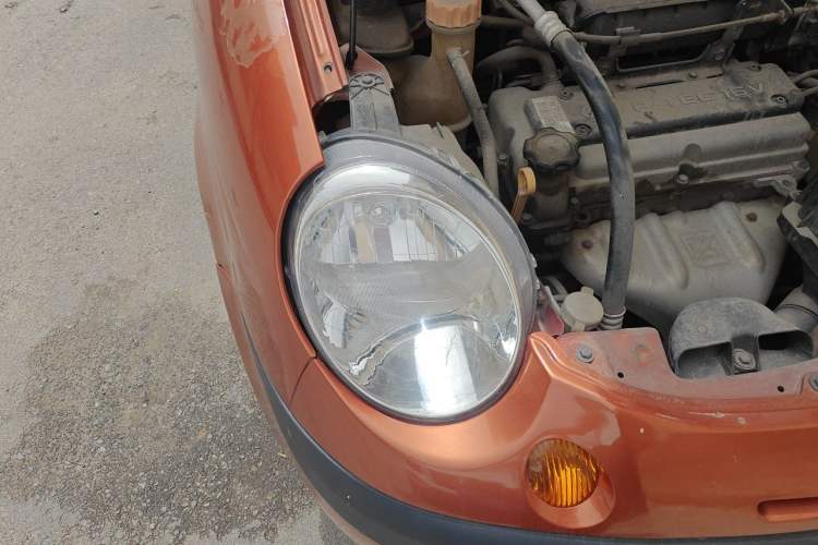 Used Baojun Lechi 2012 1.0L Manual P-TEC Superior Model Right Front Headlight