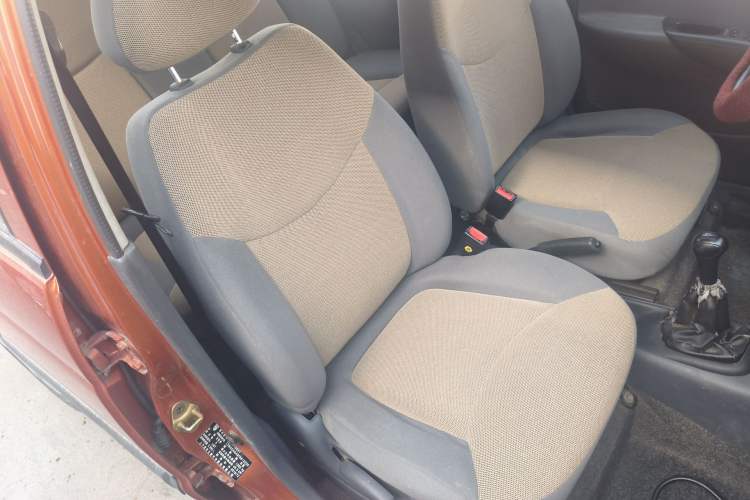 Used Baojun Lechi 2012 Revised 1.0L Manual P-TEC Standard Edition Right Front Seat
