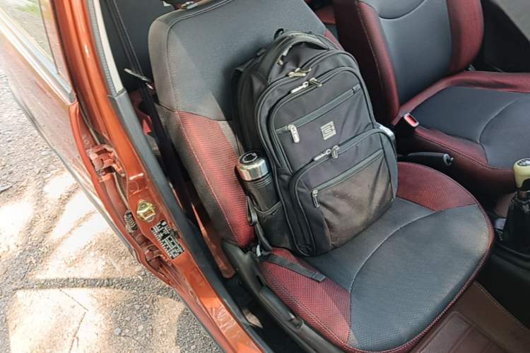 Used Baojun Lechi 2012 Revised Version 1.2L Manual Sporty Edition Dynamic Type Right Front Seat