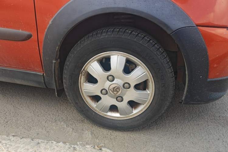 Used Baojun Lechi 2012 Revised Version 1.2L Manual Sporty Edition Dynamic Type Right Front Wheel Hub