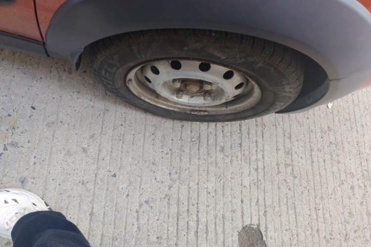 Used Baojun Lechi 2012 1.2L Manual Sporty Fashion Model Right Front Wheel Hub