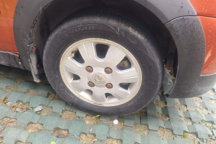 Used Baojun Lechi 2012 Revised Version 1.2L Manual Sporty Edition Dynamic Type Right Front Wheel Hub