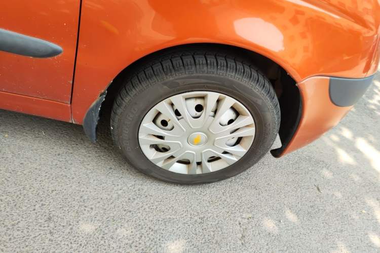 Used Baojun Lechi 2012 1.0L Manual P-TEC Superior Model Right Front Wheel Hub