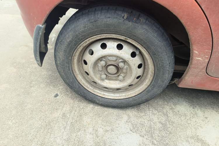 Used Baojun Lechi 2012 Revised 1.0L Manual P-TEC Standard Edition Right Rear Wheel Hub