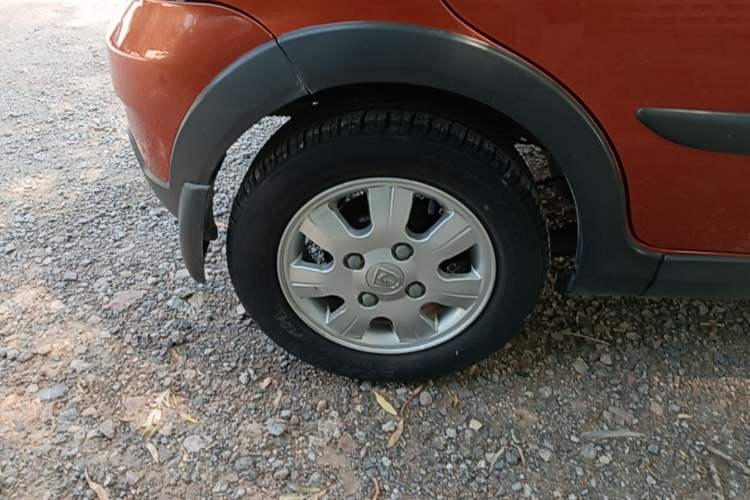 Used Baojun Lechi 2012 Revised Version 1.2L Manual Sporty Edition Dynamic Type Right Rear Wheel Hub