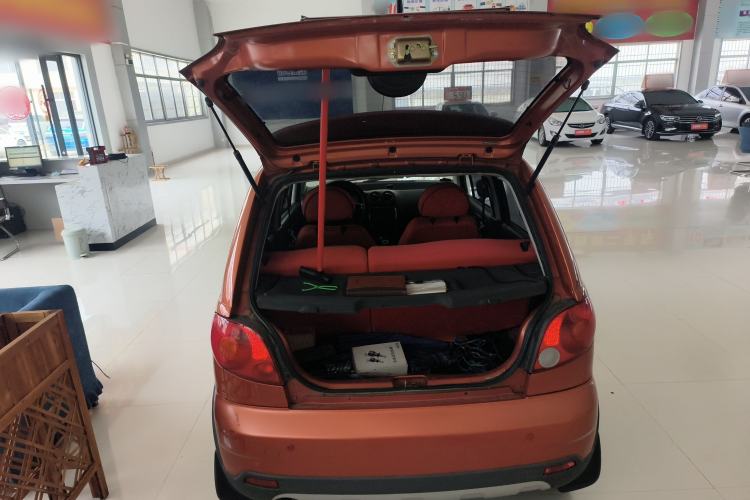 Used Baojun Lechi 2012 Revised Version 1.2L Manual Sporty Edition Dynamic Type Trunk
