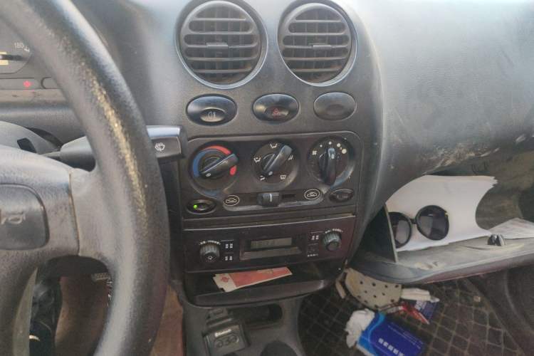 Used Baojun Lechi 2012 Revised 1.0L Manual P-TEC Standard Edition Audio And AC Panel