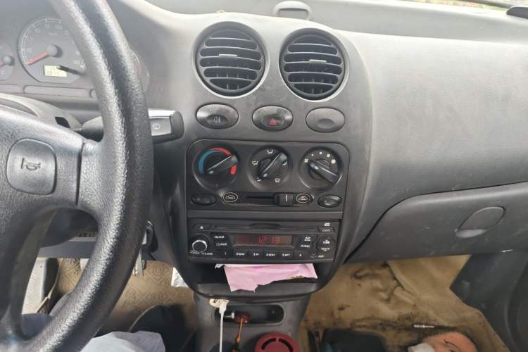 Used Baojun Lechi 2012 Revised 1.0L Manual P-TEC Standard Edition Audio And AC Panel