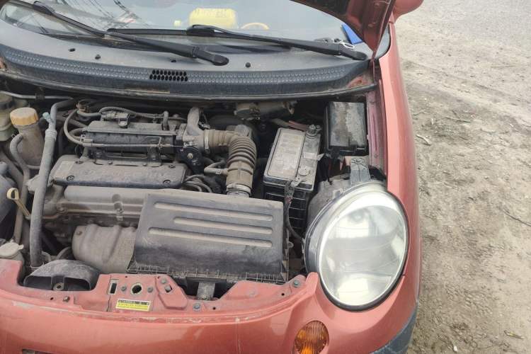 Used Baojun Lechi 2012 Revised 1.0L Manual P-TEC Standard Edition Engine Bay Left
