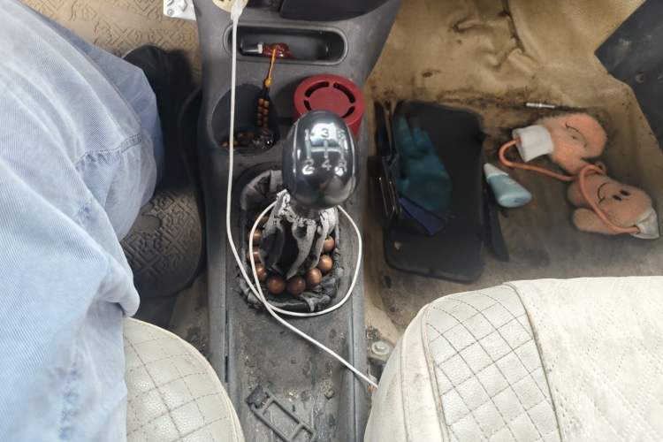 Used Baojun Lechi 2012 Revised 1.0L Manual P-TEC Standard Edition Gear Lever