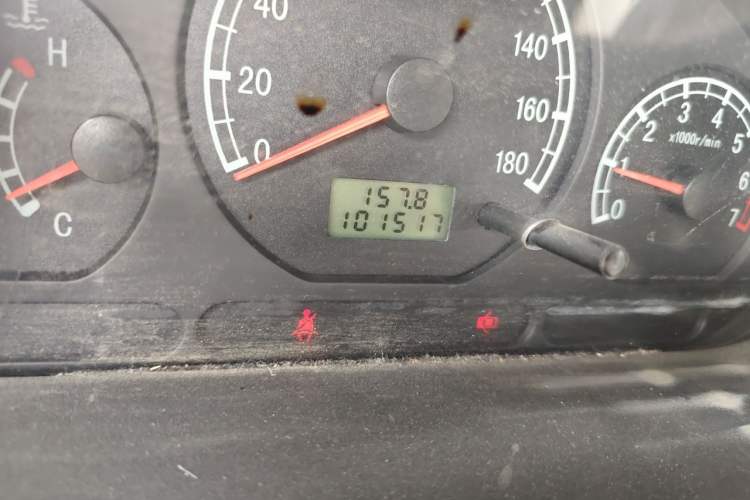 Used Baojun Lechi 2012 Revised 1.0L Manual P-TEC Standard Edition Odometer Close Up