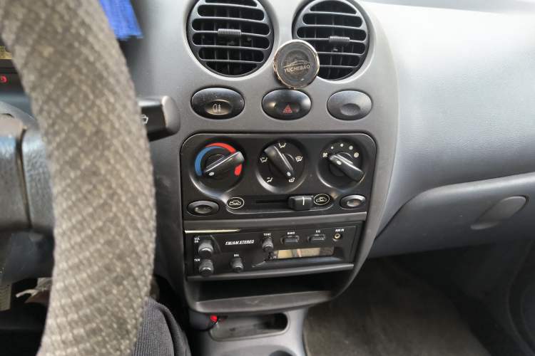 Used Baojun Lechi 2012 Revised 1.0L Manual P-TEC Standard Edition Audio And AC Panel